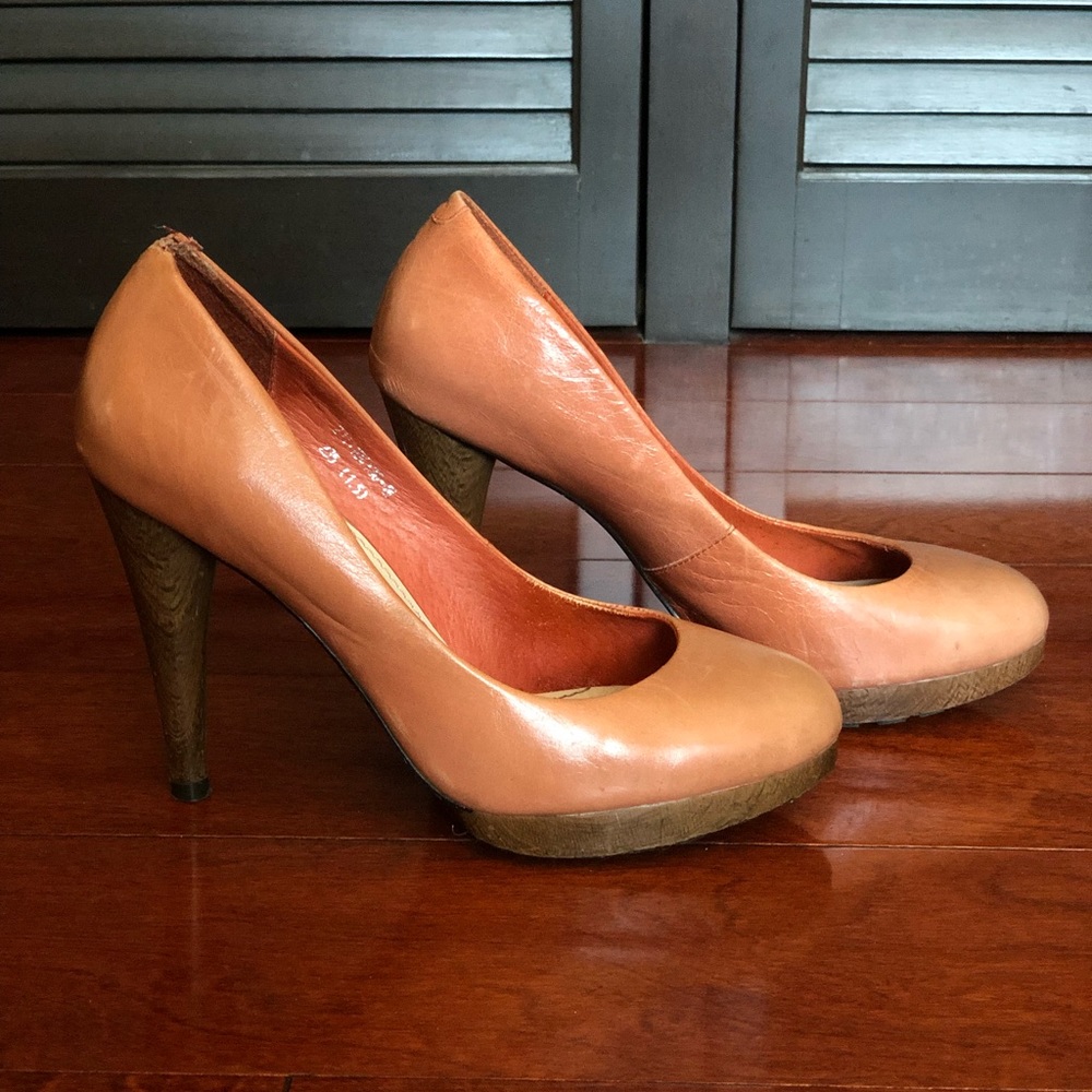 SALE 3 FOR $25 - Peach high heels 🍑